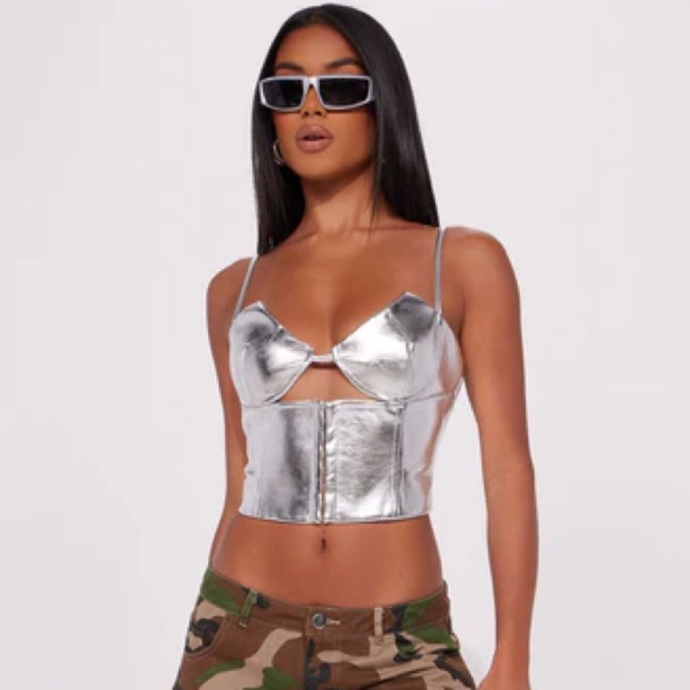 NWT. Fashion Nova Metallic Silver Crop Top
